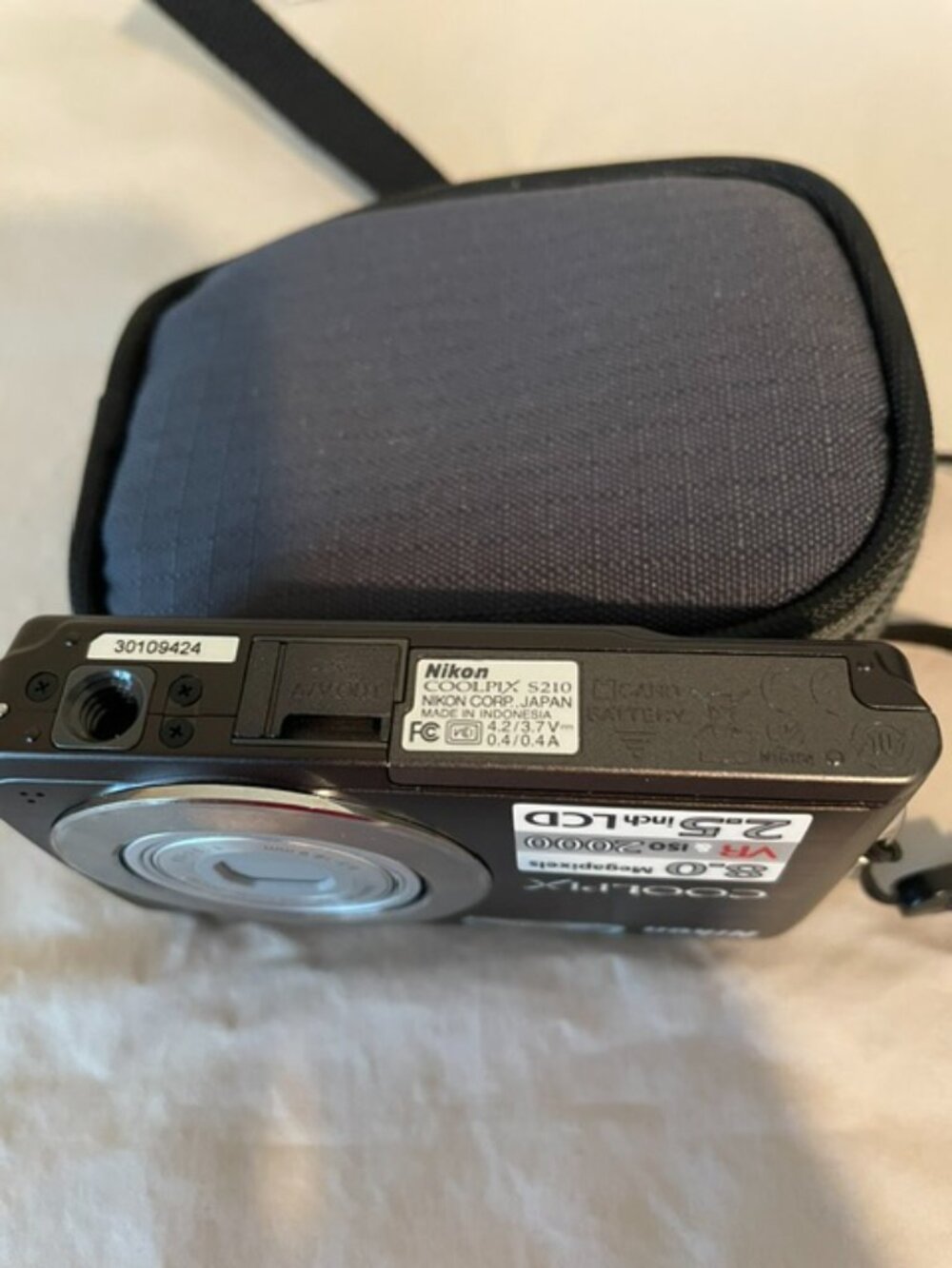 Nikon Coolpix S210 Digital Camera 8.0 MP 3X Optical Zoom - Picture 5 of 11